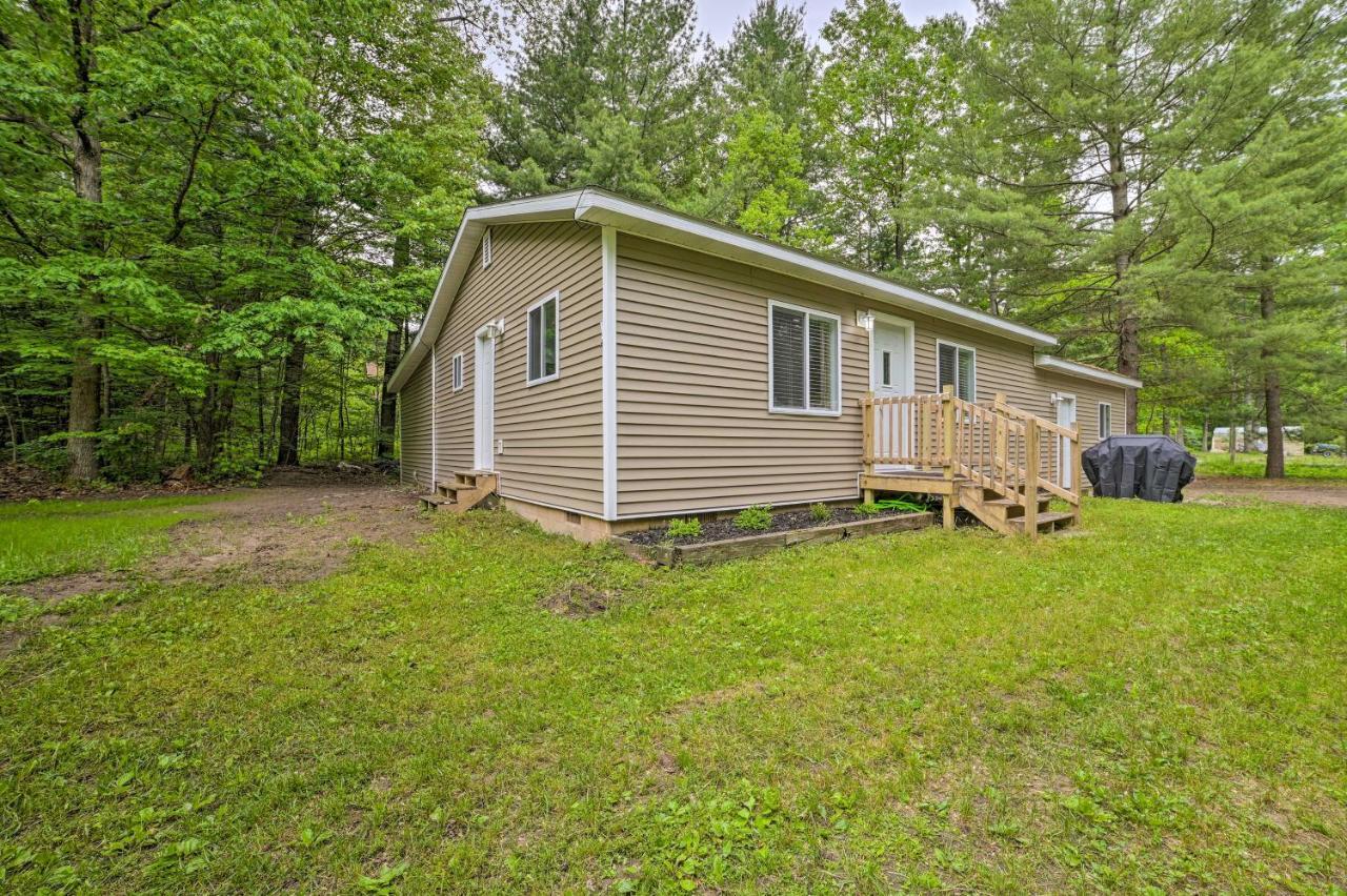 Vacation Rental In-Between Houghton And Higgins Lake Exterior foto